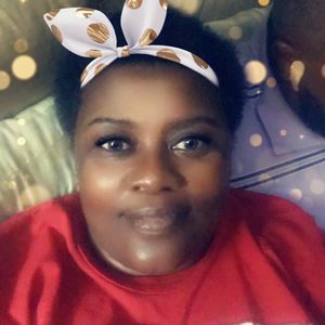 Meet your Posher, Essie